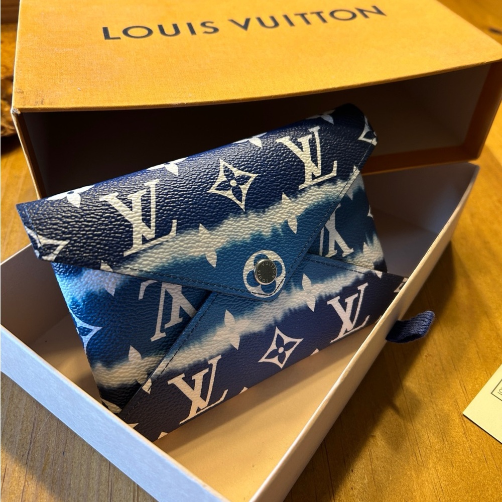 Louis Vuitton Blue and White Monogram Tie-Dye Medium Envelope Wallet